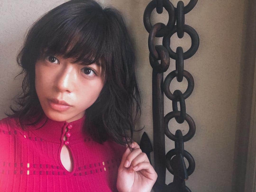 わちみなみのインスタグラム：「前髪を切って、巻いてもらったよ🌽🌟うれしい（＾Ｏ＾） . わーい💌 帰宅して豚汁つくってたべて、録画のテレビをみてるよ〜(^o^)VOCESTブログ更新したからみてね（＾Ｏ＾） . #前髪 #カット #hair #hairarrange #わちみなみ」