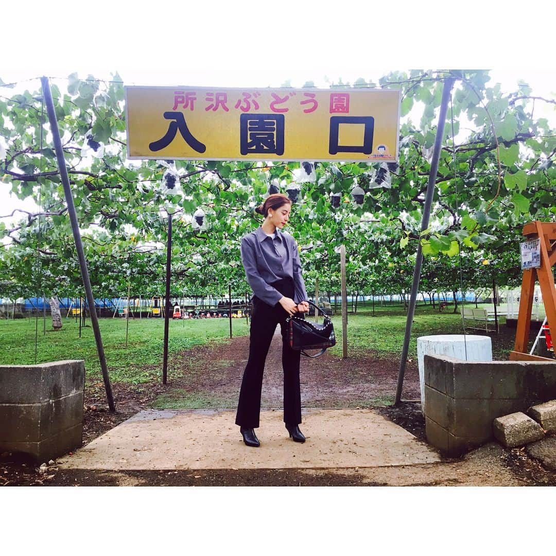 新木優子さんのインスタグラム写真 - (新木優子Instagram)「私服。 shirt : PERVERZE bottom : G.V.G.V shoes : SLY bag : LOEWE earring : SLY」9月9日 21時55分 - yuuuuukko_