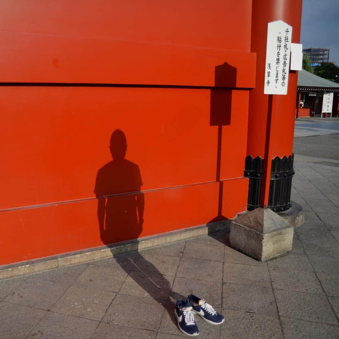 kazumaさんのインスタグラム写真 - (kazumaInstagram)「.. . shadow man👤 . . 久々に朝写ん歩📷 . WWIMの各地のタグ見ていると、 めちゃめちゃ楽しそう☺ . 浅草近辺でも、 写ん歩meetやりたいなー😏 . . #shadow #浅草ら部  #asakusa . . . . . . . . . . . . . . ————————————————— #igersjp #team_jp_ #icu_japan #ink361_asia  #instadaily #igrecommend  #lovers_nippon #picture_to_keep #FreedomThinkers #jp_gallery_member #tokyo #love #amazing  #東京カメラ部 #tokyocameraclub #indies_gram #reco_ig #instagood #huntgram  #huntgramjapan #japan_daytime_view #art_of_japan_ #ig_photooftheday #ファインダー越しの私の世界 #カメラ好きな人と繋がりたい ————————————————— . . . . . . .. ...」9月10日 19時34分 - kazuma612