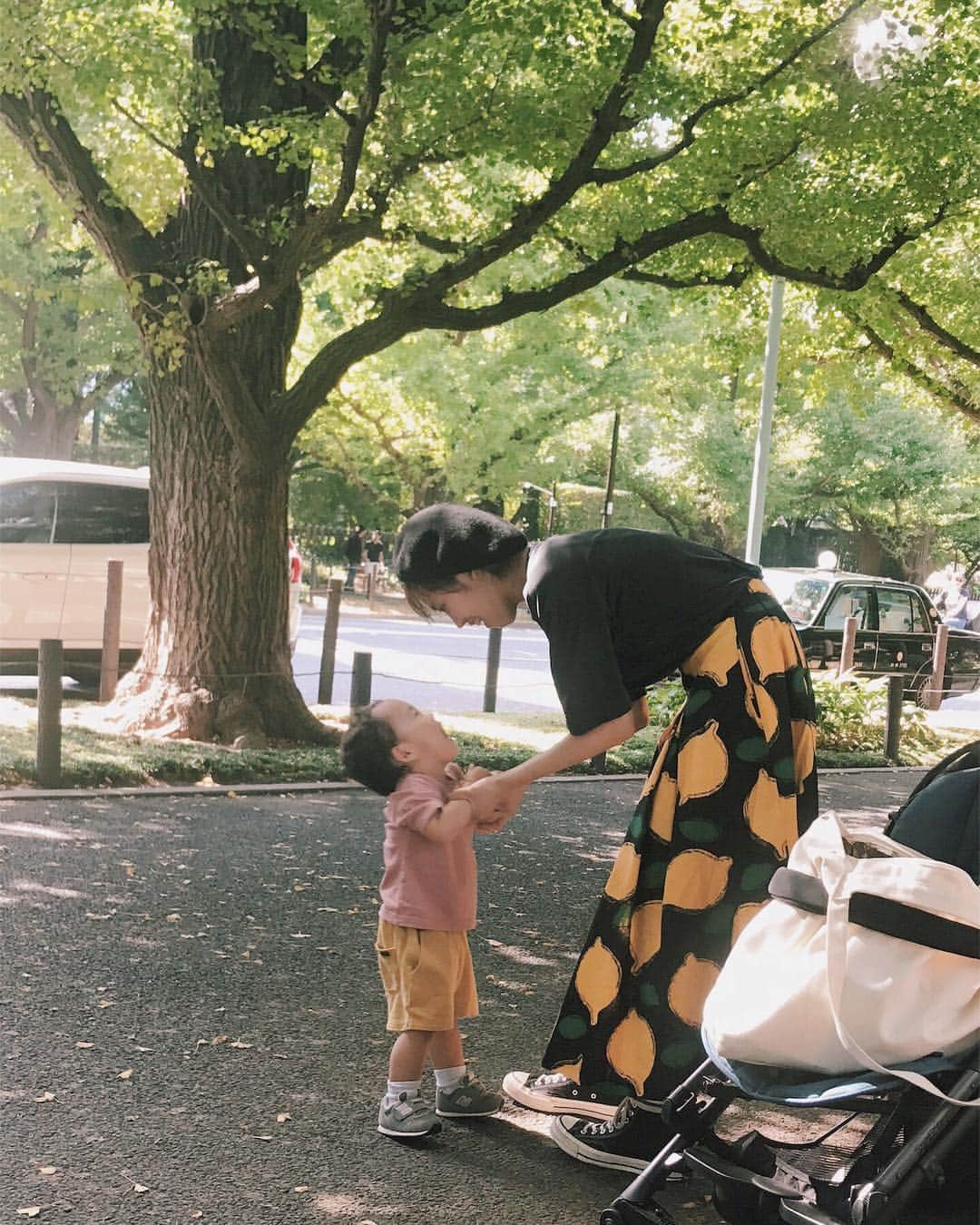 三戸なつめさんのインスタグラム写真 - (三戸なつめInstagram)「私の数少ない東京のお友達😚と息子くん👶🏻と久しぶりに会いました！ 息子くんが前会った時よりもすごい動いてて感動した😭 次は会うときはもっとお喋りできるかな☺️ 癒されたわぁん、、、🌱#mito_natsume #この笑いあってる写真たまらん🤤 #幸せ感じる」9月10日 21時33分 - mito_natsume
