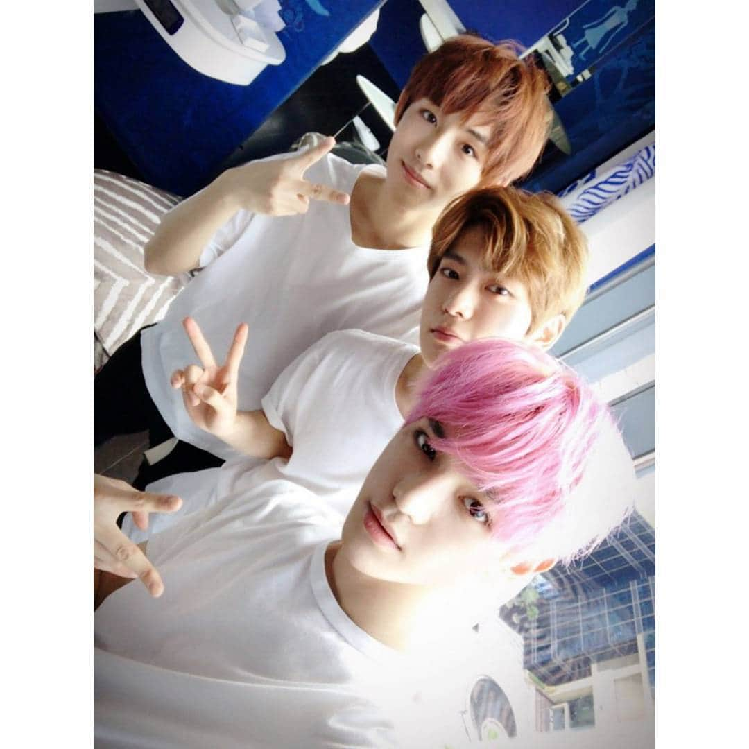 NCT 127さんのインスタグラム写真 - (NCT 127Instagram)「태국 팬 여러분!! 재현이에요! 방콕 팬미팅 어땠나요? 저희는 같이 얘기도 하구 무대도 보여드릴 수 있어서 너무 즐거웠어요^^ 여러분의 에너지 잊지 못할거에요ㅎㅎ 또 봐요!! "너와 난 0mile🎶" ถึงแฟนๆชาวไทย ผมแจฮยอนนะครับ แฟนมีตติ้งที่กรุงเทพฯ เป็นอย่างไรบ้างครับ พวกเรามีความสุขกันมากเลยครับ ที่ได้ร่วมสนุกกันกับทุกคน ทั้งพูดคุยและได้โชว์บนเวทีให้ทุกคนชมด้วย พลังงานและกำลังใจที่ทุกคนส่งมาให้พวกเรา พวกเราจะไม่มีทางลืมเลยครับ ฮ่าๆ ละเดี๋ยวไว้เจอกันอีกนะ "คุณกับผม 0mile🎶" #재현 #JAEHYUN #NCT127 #NCT #NCTclusive」9月11日 20時07分 - nct127