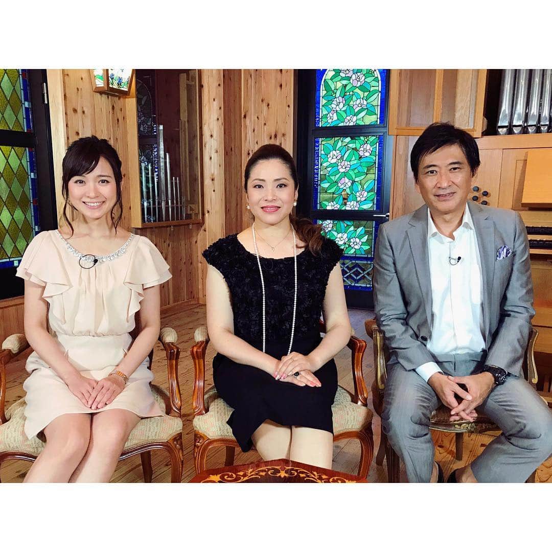 繁田美貴さんのインスタグラム写真 - (繁田美貴Instagram)「*＊ 月曜日の夜は？ BSジャパンで 『ワタシが日本に住む理由』(21:00〜)と 『エンター・ザ・ミュージック』(23:00〜)！ あわせてご覧下さい♪ #写真 は #エンターザミュージック。 #今日 9/11の #放送 は #プッチーニ の #オペラ 特集！ #オペラ歌手 の #並河寿美 さんをゲストにお迎えし #藤岡幸夫 さんとお話伺いました☆」9月11日 20時28分 - handa_miki
