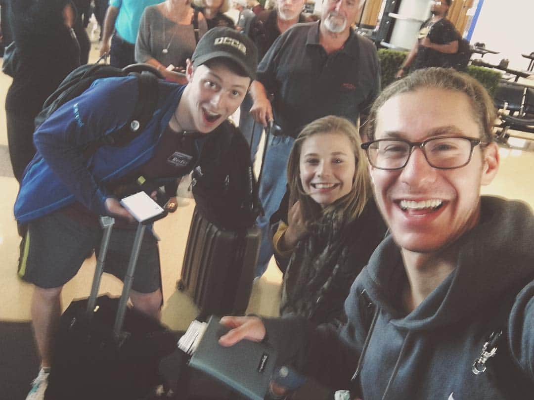 ジェイソン・ブラウンのインスタグラム：「🇺🇸✈️🇮🇹 Off to Italy!! 私たちはイタリアに行ってきます! #LombardiaTrophy 🇺🇸✈️🇮🇹」