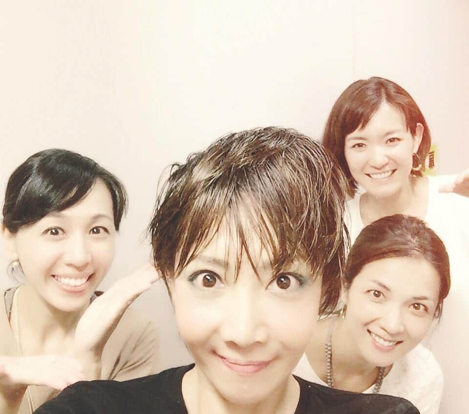 柚希礼音さんのインスタグラム写真 - (柚希礼音Instagram)「美羽あさひ💗和涼華💗紫陽レネ💗 みんな きてくれてほんとーに嬉しい😌💓 久しぶりに会っても盛り上がる仲間たち😋😋😋 #美羽あさひ #和涼華 #紫陽レネ #ビリーエリオット」9月12日 16時46分 - reonyuzuki_official