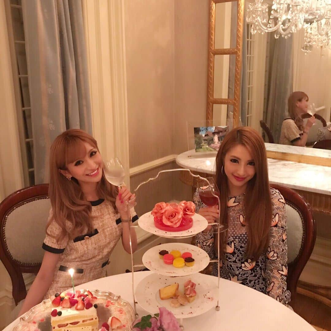 一条葵さんのインスタグラム写真 - (一条葵Instagram)「. . えみりんとお誕生日デート💞したの😌💞 2人でゆーっくりいろんなお話しながらディナー🍽出来て、凄いいい日だったー😍💞😍💞😍💞😍💞😍💞本当にずーっと大好き😘❤❤❤」9月13日 4時05分 - aoiichijo