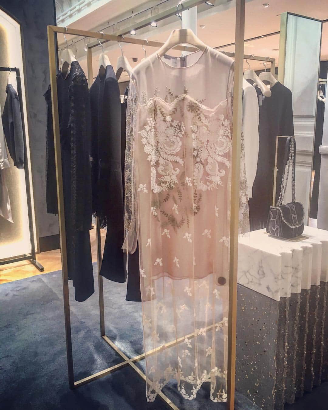 風間ゆみえのインスタグラム：「Weddingにも素敵なステラマッカートニーの素敵なドレス…♡ @stellamccartney」