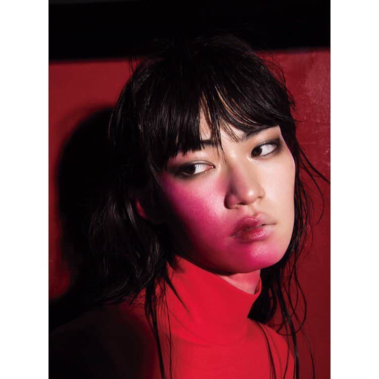 commons&senseのインスタグラム：「. MIKI EHARA 22 years old MODEL @miki_ehara #MIKIEHARA #GIVENCHY . ーーーーー 01 Please describe your self. I’m a model and I am practically a geek. . 02 What influenced you to become who you are right now? Support from all the friends and people around me. . 03 What do you LIKE the most?  Yasu, porche and manga. . 04 What do you DISLIKE the most?  Vegetables. . 05 Tell us your future plans. I do my best to do my modeling job to aim for my goal.  My goal is… a secret! . ーーーーー 01 あなた自身のことを説明してください。 モデルです、基本オタクです。 . 02 今の自分が形成された、もっとも影響をうけたもの / ことは？ 友だちや、周りの方々の見えないフォローと応援です。 . 03 もっとも好きなものは？ yasuさん、ポルシェ、マンガ . 04 もっとも嫌いなものは？ 野菜。 . 05 あなたの今後の計画を教えてください。 目標に向かってとにかくモデルの仕事を頑張る。目標は秘密！ .」