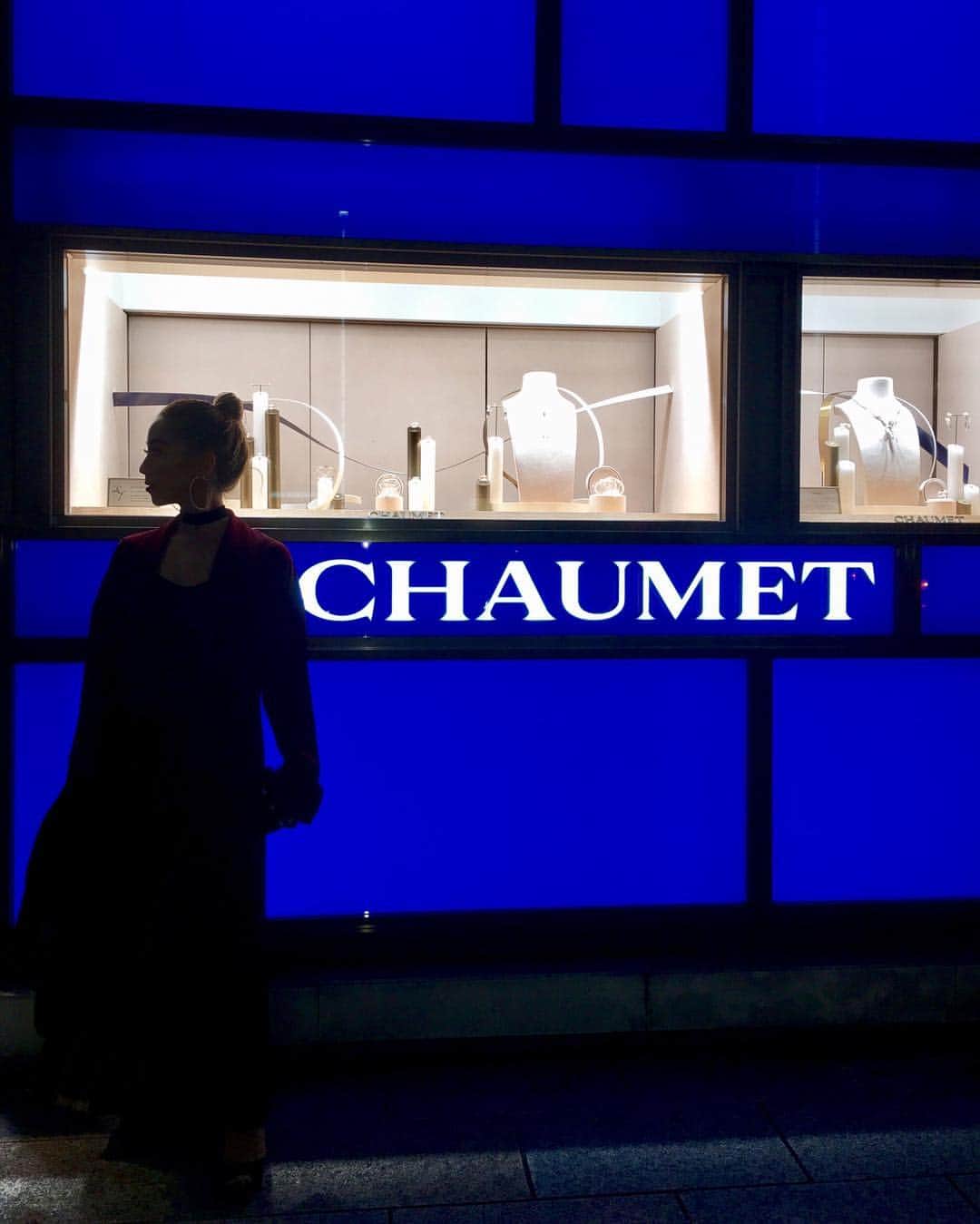 細井宏美さんのインスタグラム写真 - (細井宏美Instagram)「🖤🖤🖤 #chaumet#ootd#影#night#💎」9月12日 22時51分 - romihi_romihi