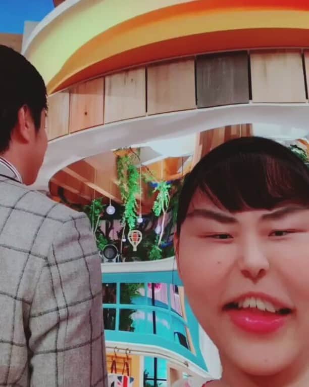 日本テレビ「過保護のカホコ」のインスタグラム：「#スッキリ さん、ありがとうございました！  #高畑充希 さんと#加藤浩次 さんで いつもの親指フェイス‼  撮れたてホヤホヤの面白動画をどうぞ‼  加藤さんの顔への反応、 思ったよりも早かったですね(笑) ありがとうございました！  後半のおみっちゃんのお顔が、 どんどん真ん中に寄ってって、 とても可愛くなってます‼  このあとは、 #PON 放送されない地域の方、ごめんなさいm(__)m  #過保護のカホコ最終回今夜10時 #過保護のカホコころころころりん」
