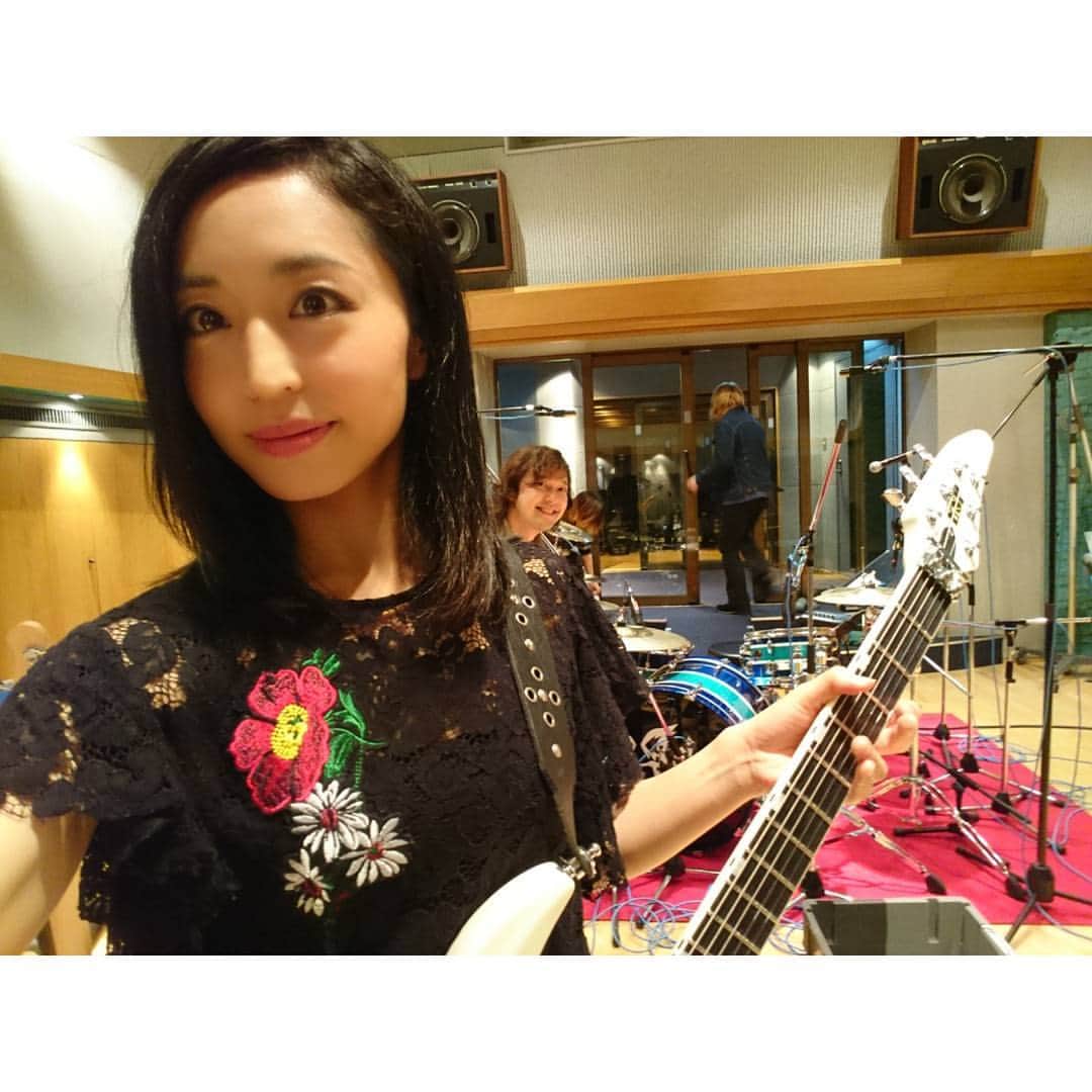 Yukiさんのインスタグラム写真 - (YukiInstagram)「#recording day. 都内でとあるレコーディングでした。これまだ秘密。  #D_Drive #guitar #esp #marshall #Yuki #レコーディング #お疲れさま #guitarist」9月13日 10時11分 - d_drive_gt_yuki