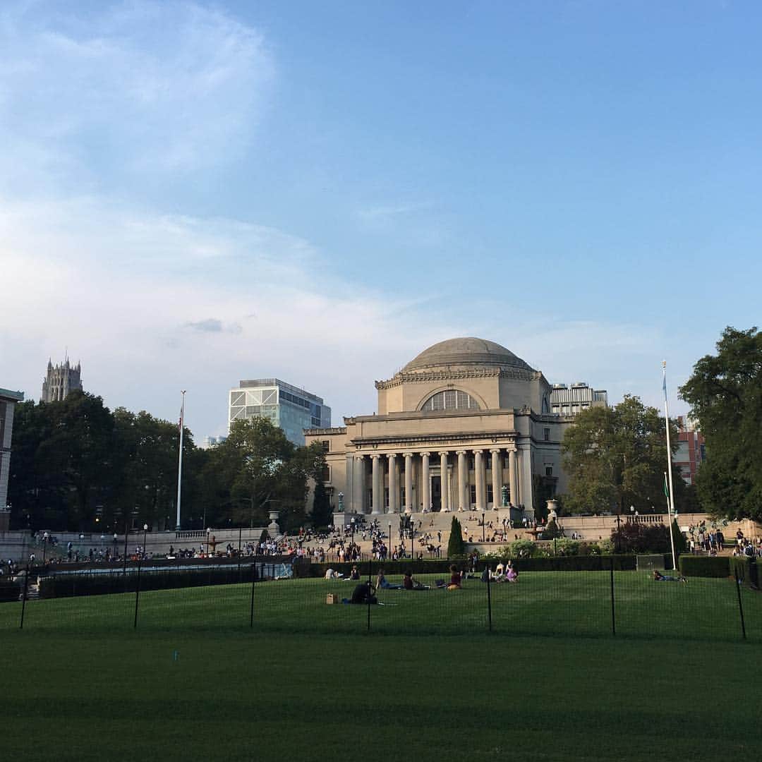 久保田智子のインスタグラム：「Study Study Study 😯😦😱#columbiauniversity #graduateschool #oralhistory」