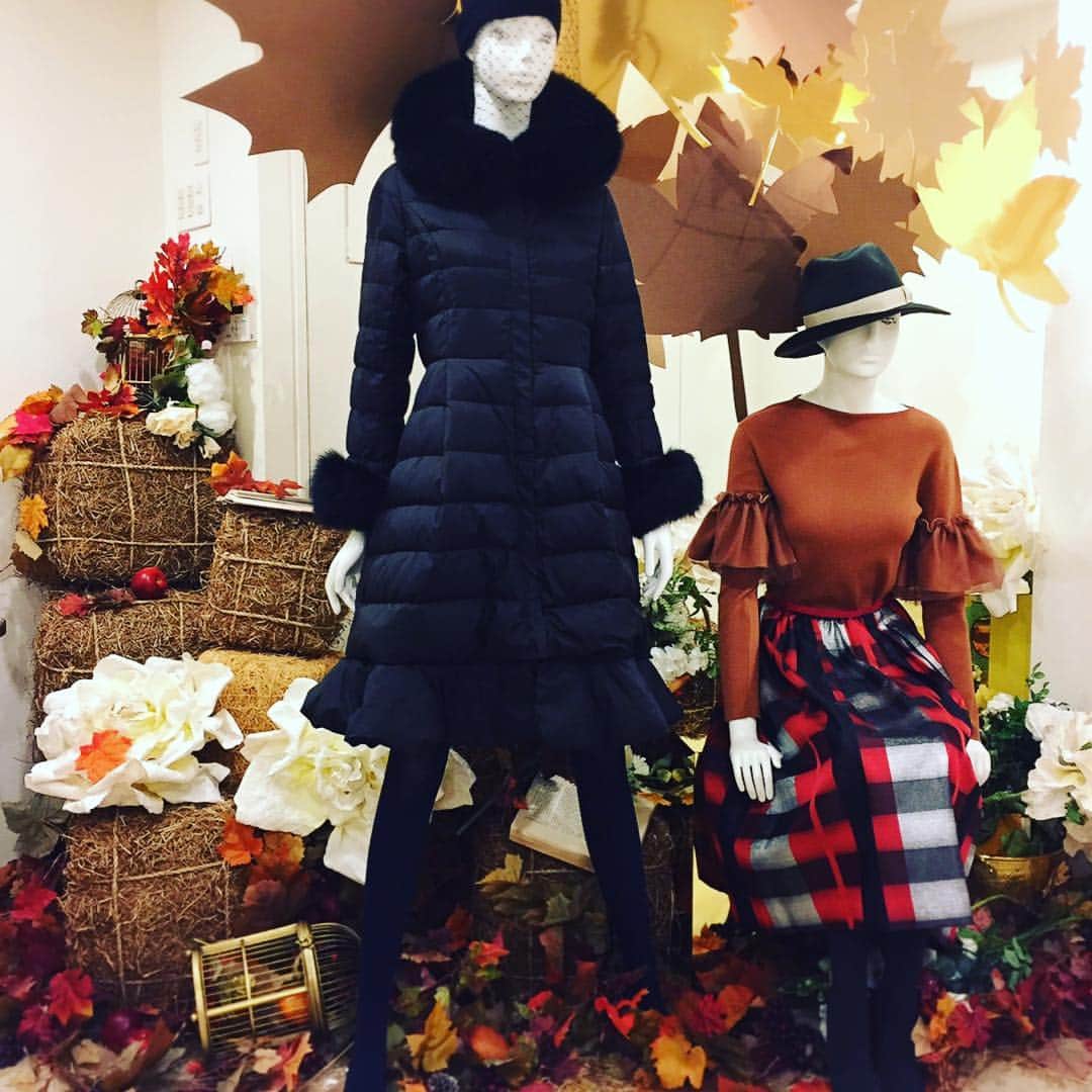 小川淳子さんのインスタグラム写真 - (小川淳子Instagram)「Tokyo 展示会💗 New Collection Chesty ♡  @chestynews  今年のダウンコート♡ 高級感があって、暖かくて⛄️ 展示会でも大人気です♡ 私もブラックにしました！ #fashion #new #collection」9月13日 11時39分 - junkoogawa1225