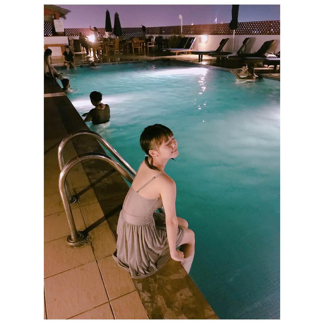 増井みおさんのインスタグラム写真 - (増井みおInstagram)「Night pool しちゃた☺️🏊‍♀️🌃 優雅な時間が流れてて最高だった。。。😢♡ #dubai」9月13日 11時44分 - mio006