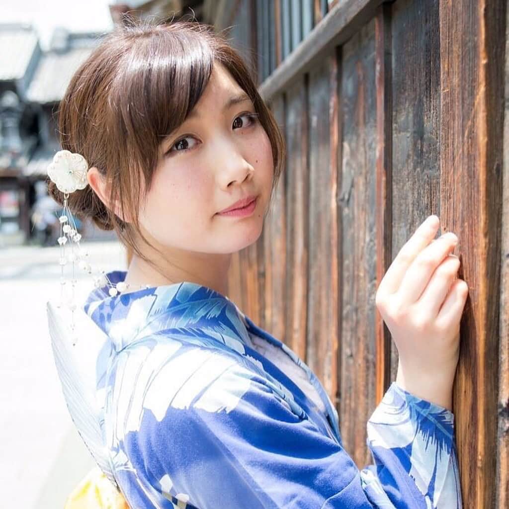 見返り浴衣美人図鑑2017のインスタグラム：「* No.31 水谷桃那 @peachflower910 * #見返り浴衣美人 #きもの京小町 #見返り浴衣美人図鑑2017」