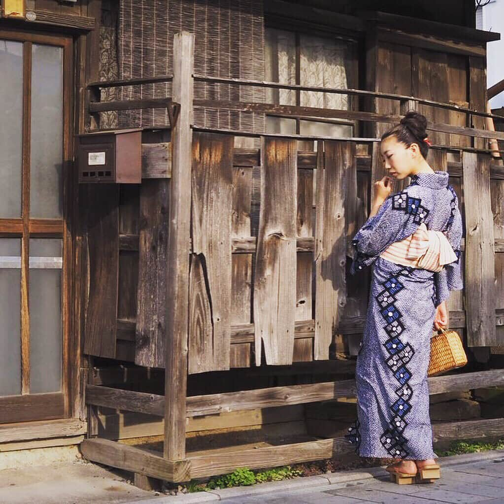 見返り浴衣美人図鑑2017さんのインスタグラム写真 - (見返り浴衣美人図鑑2017Instagram)「* No.36 よさの麻由さん @yosano_mayu * * #見返り浴衣美人 #きもの京小町 #見返り浴衣美人図鑑2017」8月20日 13時17分 - mikaeri_yukata