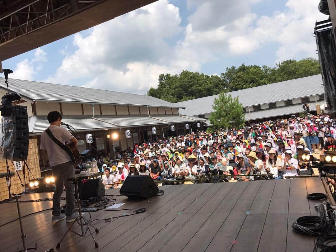 尾崎裕哉さんのインスタグラム写真 - (尾崎裕哉Instagram)「MONSTER baSH 2017 #尾崎裕哉 #フェス #ノリノリ #モンスターバッシュ #茶堂 #香川 #天気良すぎ #汗 #機材トラブル #乗り越えました #みなさんのおかげでした」8月20日 13時45分 - hiroya.ozaki