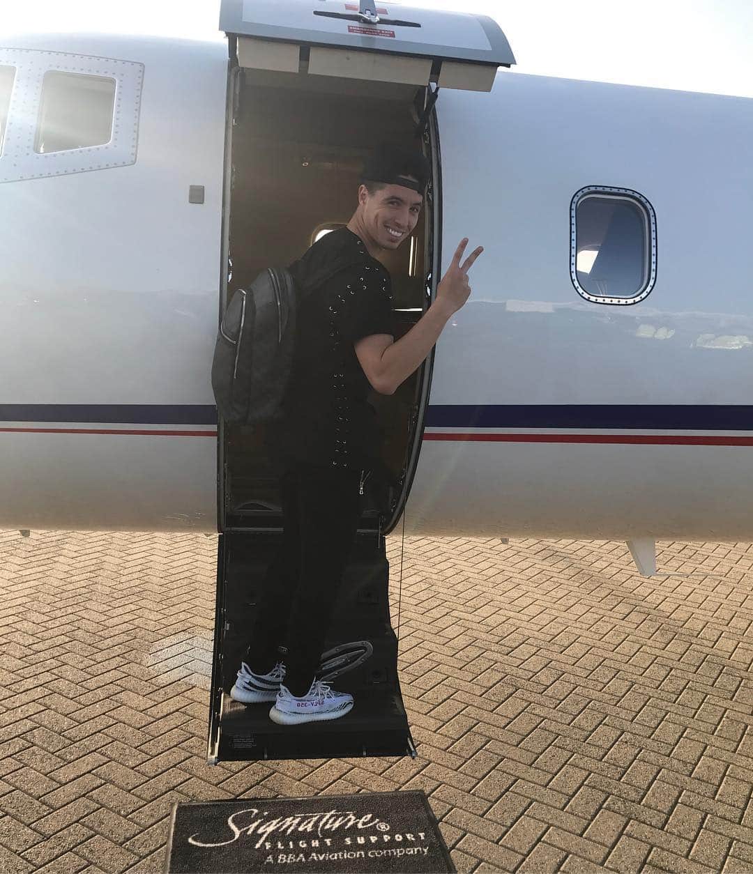 サミル・ナスリのインスタグラム：「✈️ ✈️....」