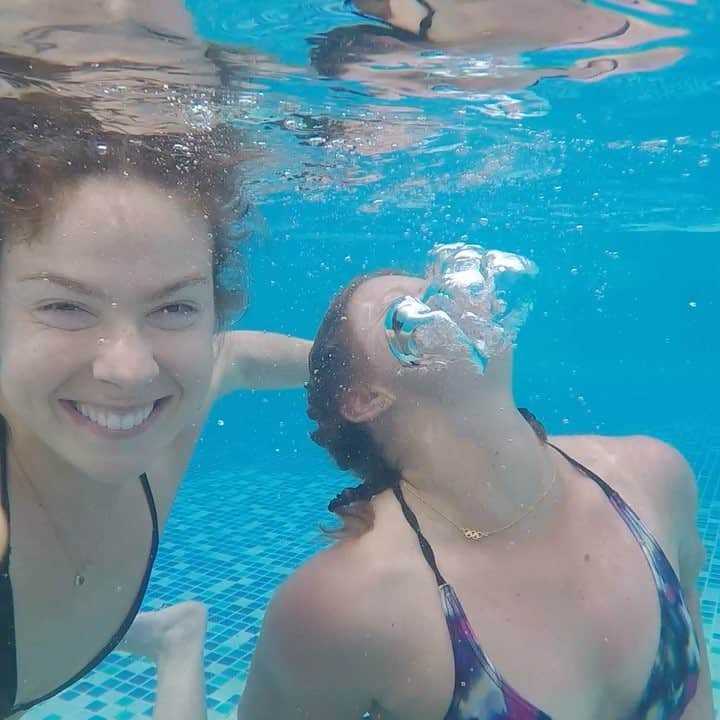ローレン・ボイルのインスタグラム：「Swammers still like to swim ☺」