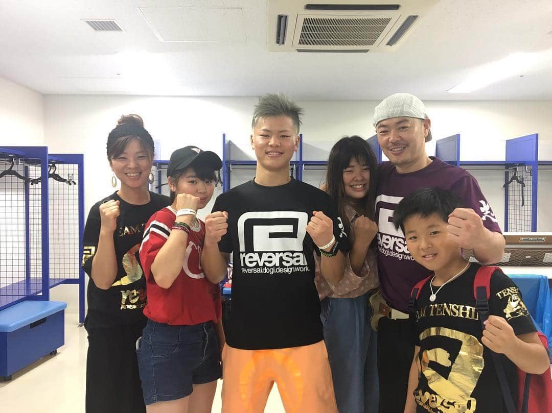 那須川天心さんのインスタグラム写真 - (那須川天心Instagram)「3ラウンドTKO勝利時しました！ ここからだ！ってところで試合が終わってしまいましたが 無事に勝てて良かったです。 皆さんの沢山の声援が力になりました！ 少しだけ夏休みを楽しもうかな🌟笑 また応援よろしくお願いします☘️ knockout最高！ #knockoutkb」8月20日 23時31分 - tenshin.nasukawa