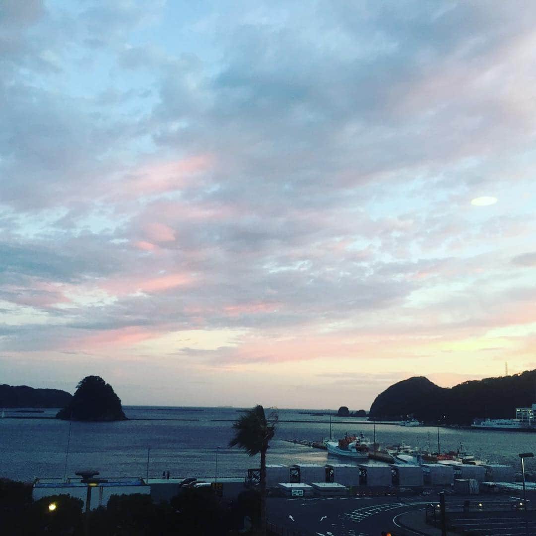 青山はなのインスタグラム：「#暑い #綺麗」