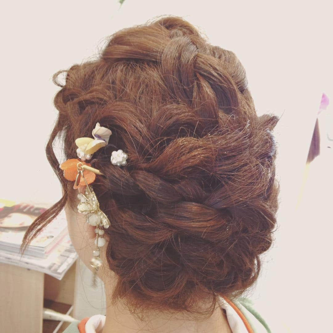 Nattyさんのインスタグラム写真 - (NattyInstagram)「* * #お客様STYLE 💕 * * #ヘアセット #和装 #和装ヘア #和装ヘアセット * * ▶︎日々のお客様styleを更新中(@hairproducenatty) * * #Natty #HairProduceNatty #Nattystyle #ナッティー #ヘアサロン #ヘアスタイル #ヘアカタログ #ヘア #イメチェン #2017夏カラー #夏へアスタイル #美容室 #小松市美容室 #石川県 #小松市 #hair #hairsalon #beautysalon #hairstyle #haircolor #beauty」8月21日 14時48分 - hairproducenatty