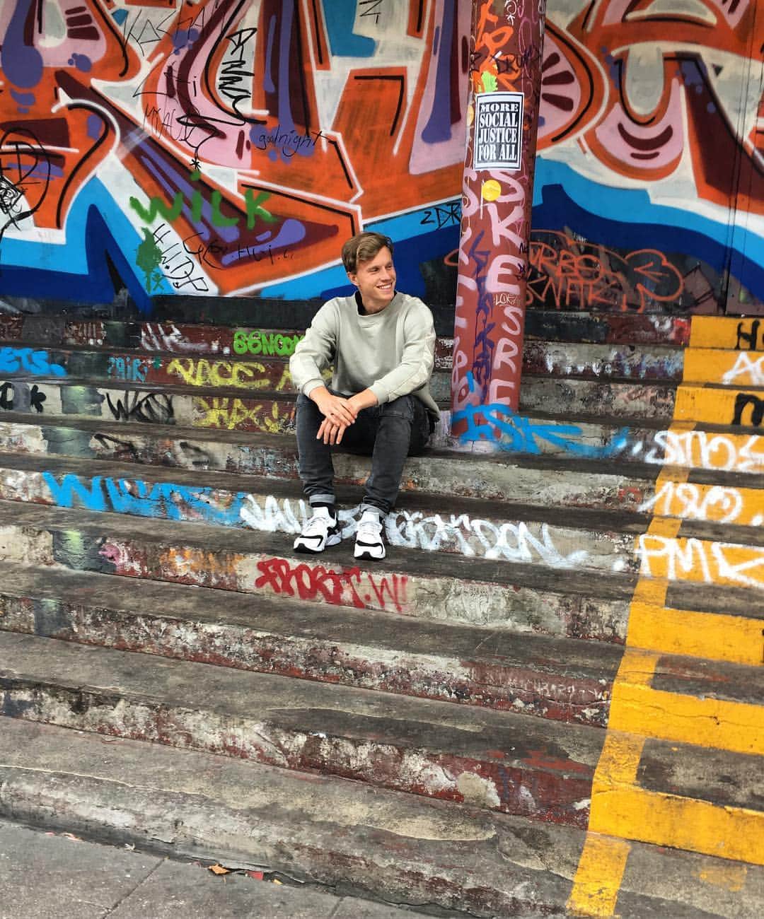のインスタグラム：「Stop and look around once in a while」