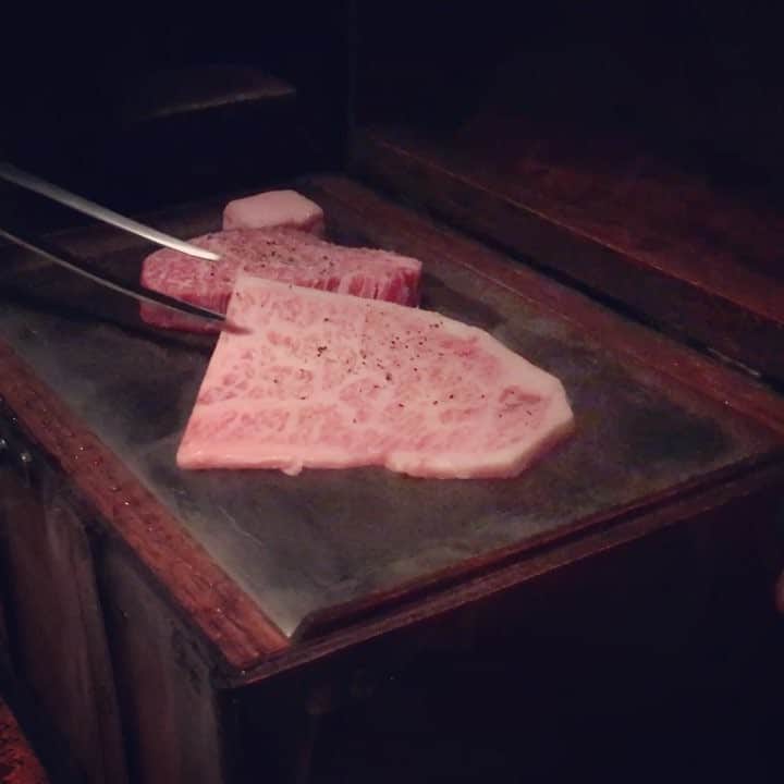 乾雅人のインスタグラム：「焼肉 ふたご 新形態店オープンレセプション「YAKINIKU FUTAGO 37 West 17th St.」コレはテンション上がるよなぁ。素晴らしい」