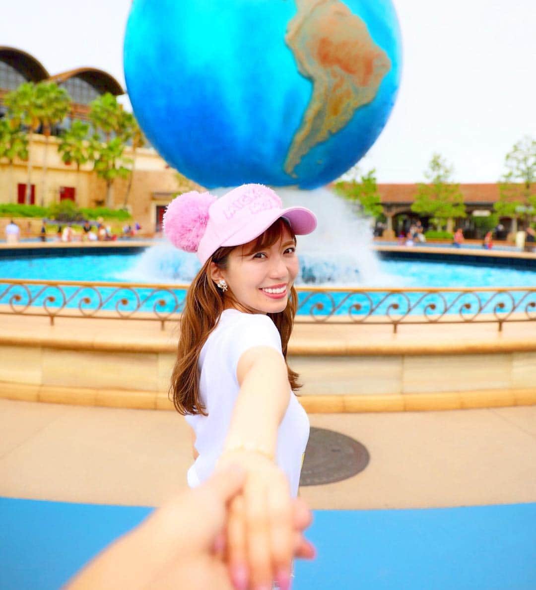 あいにゃんさんのインスタグラム写真 - (あいにゃんInstagram)「YouTubeきっかけにフォローしてくださった方が多く、感動してます(´；ω；`)改めまして、フォローしてくださってる皆さん、ありがとうございます💗💕🌈ディズニーばっかりの私のインスタですが、よろしくお願いします(´；ω；`) . ってことで、久しぶりにほら、行くよの図🙌💗💕 . #welcome #my #Instagram #follow #thankyou #youtube #nyantube #tds #tokyodisneysea  #tokyodisneyresort #disney #love #date #東京ディズニーシー #東京ディズニーリゾート #ディズニー #ディズニーフォトスポット #フォトジェニック #ほら行くよの図」8月21日 20時31分 - ainyan_0302