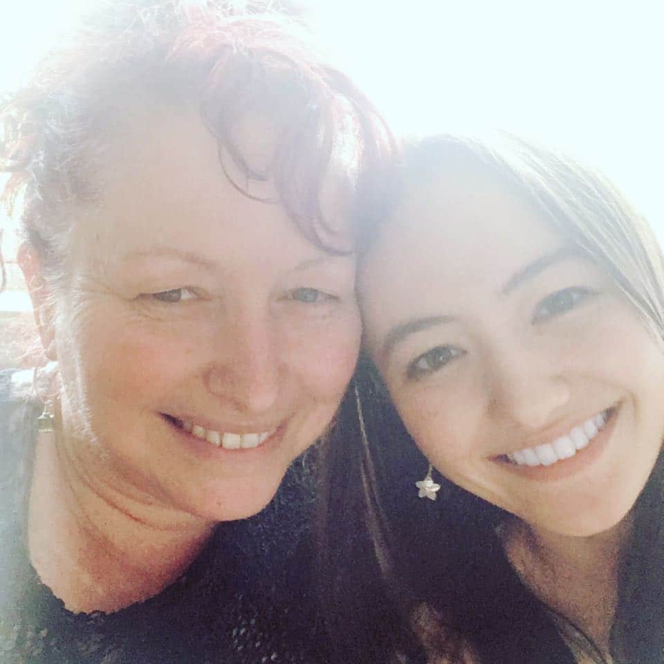 のインスタグラム：「. This is my aunt who owns the workshop😊✨. .」