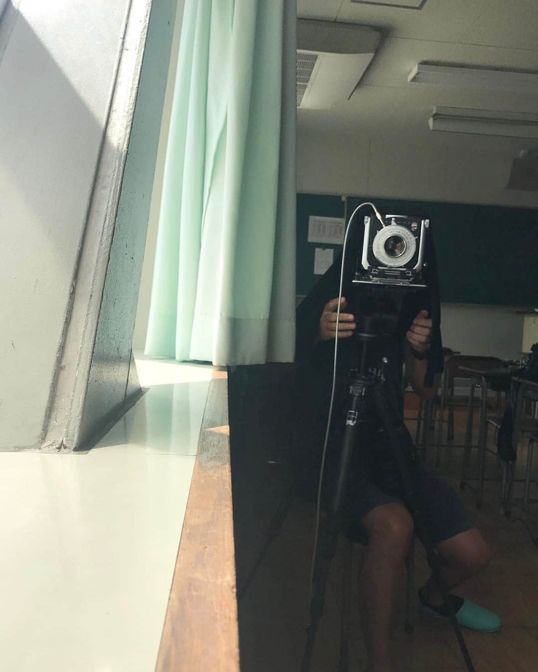 Barfout!さんのインスタグラム写真 - (Barfout!Instagram)「2017.08.19 9月21日発売号も、着地と。カメラマンの久富健太郎さん、テストシュート中。静岡にて。(松坂) #撮影 #撮影風景」8月21日 22時23分 - barfout_magazine_tokyo
