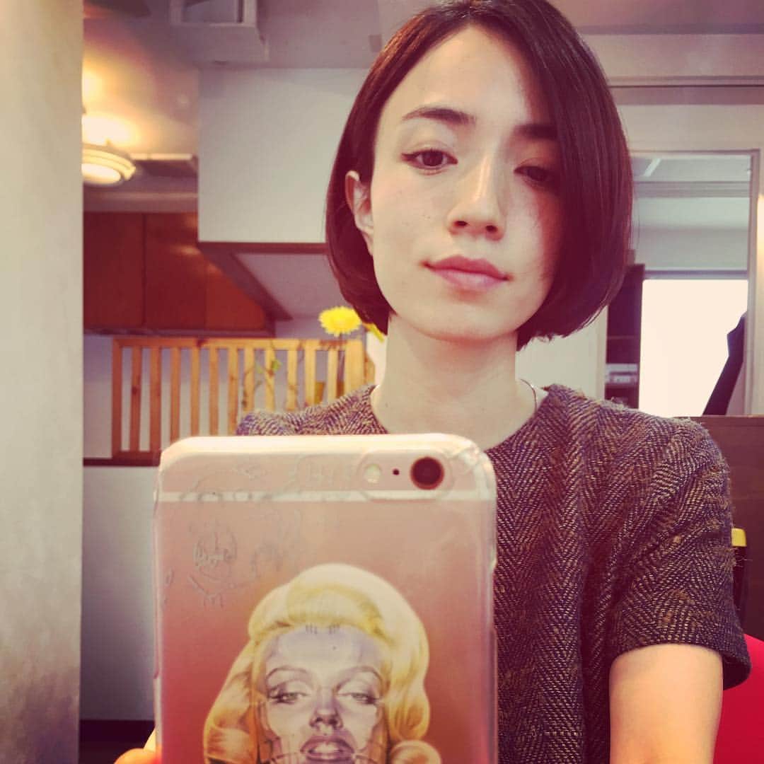 菊井亜希のインスタグラム：「東京に来てまず駆け込んだ先は…#sundroplet 誕生日の今日、髪をばっさり切ってまたrebornしました💫🔥🔥」