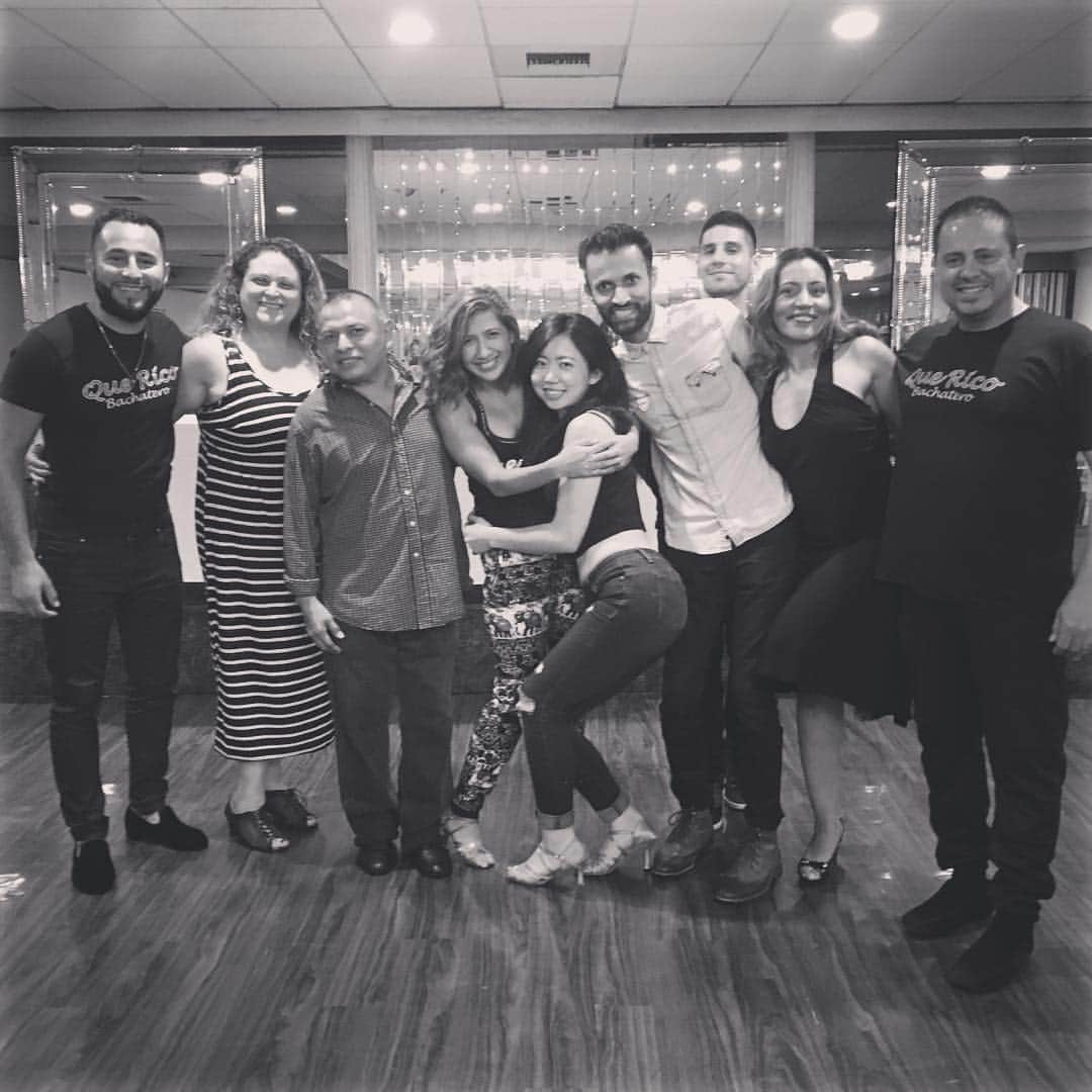 吉田沙織のインスタグラム：「This is my night 🙏🏻✨💃 #bachatalover」