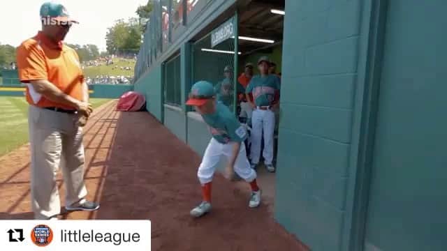 ホセ・アルトゥーベのインスタグラム：「Vamos Omar 🙏🏻🙏🏻⚾️」