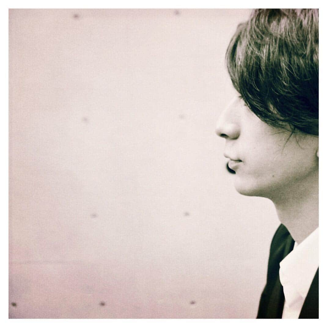 松本寛也さんのインスタグラム写真 - (松本寛也Instagram)「#偏り  ブロマイド撮影中  #potsun #alone  https://ameblo.jp/hiroya-matsumoto/entry-12302936107.html」8月22日 21時54分 - hiroyamatsumoto_h.m