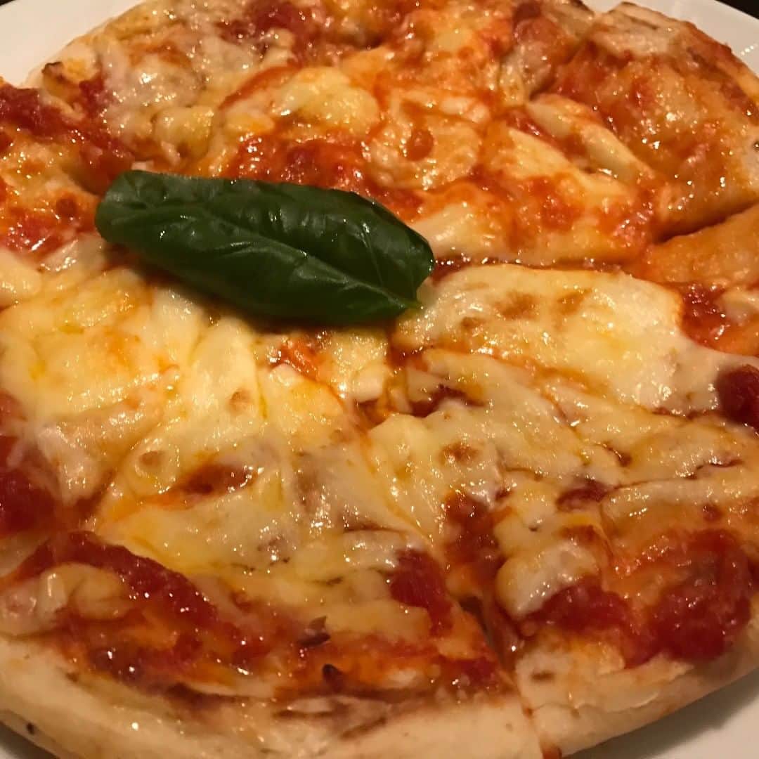 肉バル ワインラボ(Wine Lab)新宿三丁目店のインスタグラム：「新メニュー マルゲリータpizza ¥820」