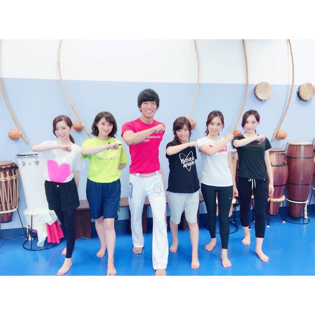 内田侑希さんのインスタグラム写真 - (内田侑希Instagram)「[カポエィラ🏃‍♀️] 昨日は協賛をしてくださってる、カポエイラ・テンポ 東京 大久保アカデミーア さん(@capoeira_tempo.tokyo ) でカポエイラ体験しました😆🍀 * * カポエイラはブラジル発祥で、ダンスと格闘技が混ざったようなものらしいです✨格闘技と言っても、昨日はよりエクササイズに近い動きをするカポエイラクラスの体験をしました 🏃✨ * * すごく楽しく運動できて、みんなでいい汗かきました😆💦先生の動きについていけるように一生懸命頑張ったのですが、今日は全身筋肉痛です😁笑 本選までの間お世話になります😁💪🌈 * * 今日も良い1日を〜🙋💕行ってらっしゃい🎵 * * #misssophiacontest#上智#ミスコン#ミスソフィア#2017#miss#misssophia#上智大学#内田侑希#上智ミスコンno4#カポエイラ#カポエイラテンポ」8月23日 8時03分 - miss_sophia_no4