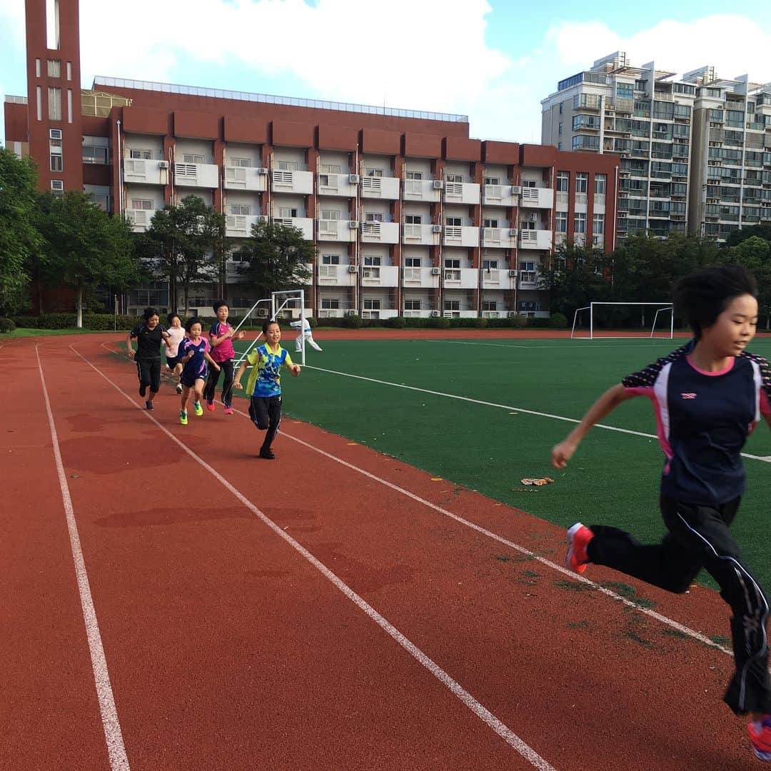 山梨有理さんのインスタグラム写真 - (山梨有理Instagram)「上海です。子供たち非常に？異常に元気。おばさんヘトヘト。。」8月23日 8時48分 - yama74yuri