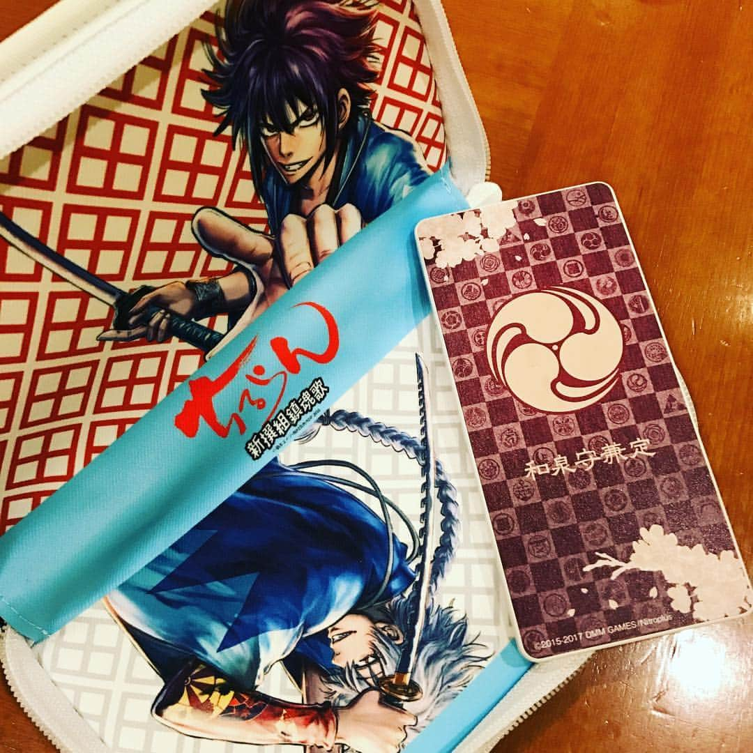 木村良平さんのインスタグラム写真 - (木村良平Instagram)「土方&斉藤のゲームケース(オーディオケースとして使用)。兼定の充電器。 新撰組にとってもお世話になってます。 #ちるらん新撰組鎮魂歌 #活撃刀剣乱舞」8月23日 17時29分 - ryouhey_drunk