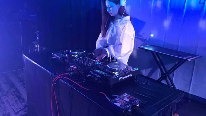 9nineのインスタグラム：「渋谷O-nest「Denon Special DJ Night」 の様子をお届け‼️ 今後もDJイベントに出演していきたいと思っています🎵 DJうっきーをよろしくお願いします🎧💕 #9nine  #佐武宇綺 #DJ #DJうっきー #denon #渋谷O_nest #idol  #エクセルシオール  #8月26日中野サンプラザ  #一般販売受付中」