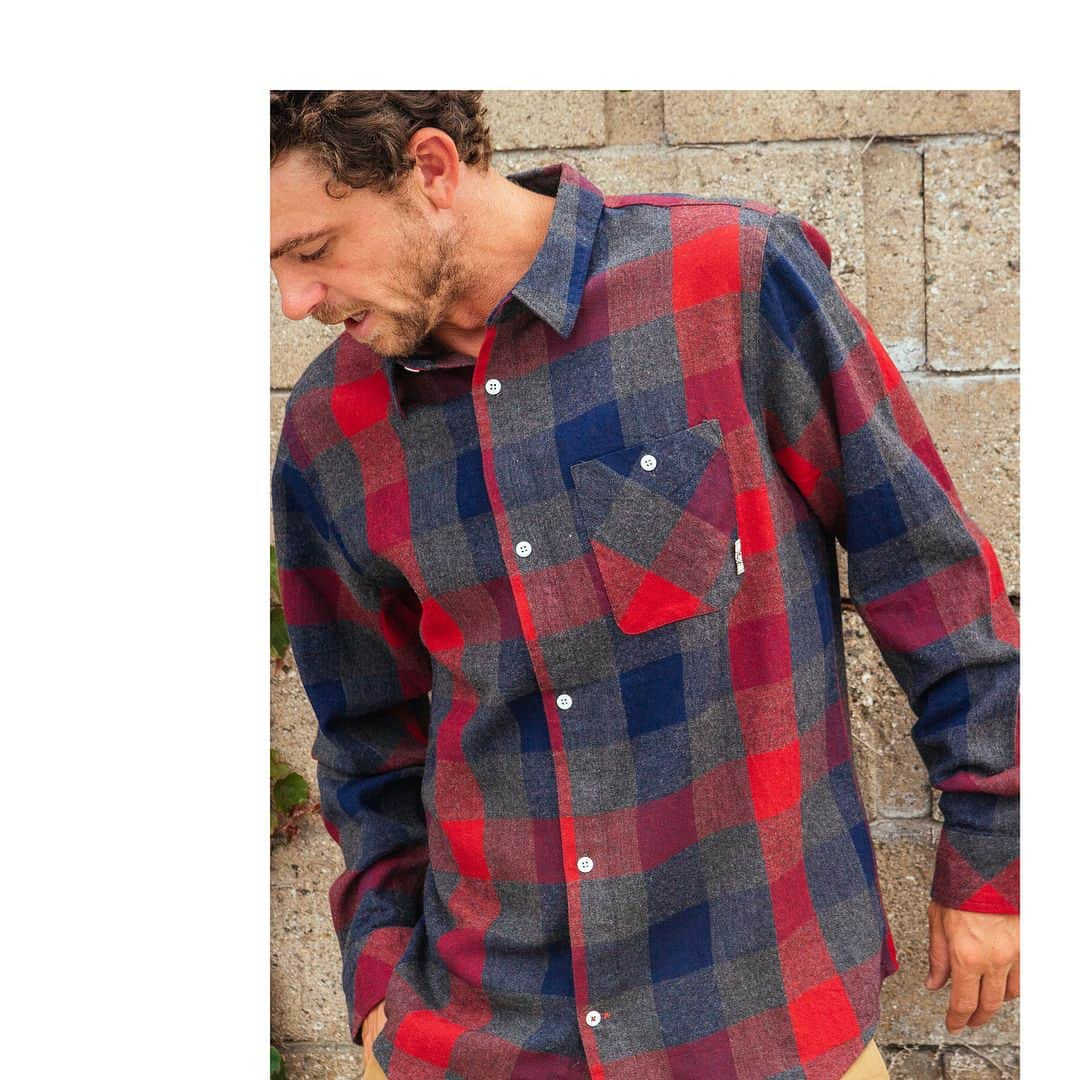 フォースターのインスタグラム：「The Tricolor buffalo plaid button up is just one of many sample items that are on sale for a limited time!! Our Fourstar sample sale is going on right now! Only Large size available! Get there while you can! Link in bio! #fourstarclothing #samplesale」