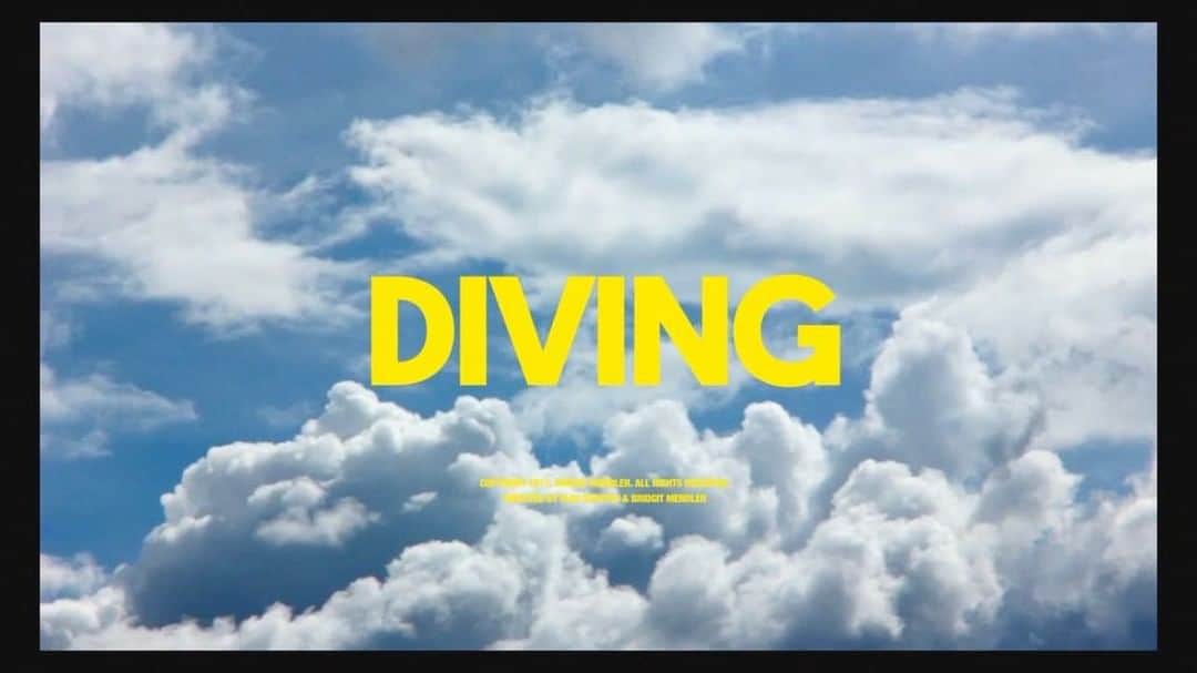 ブリジット・メンドラーのインスタグラム：「I took off and touched the window like I touched the sky, don't you think we've both gone higher? I hope you got some peace of mind. 🌊☁️🌊☁️ Diving coming August 25th. @rkcbmusic」