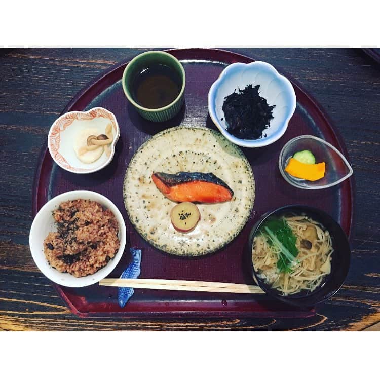 本島彩帆里のグルメインスタ