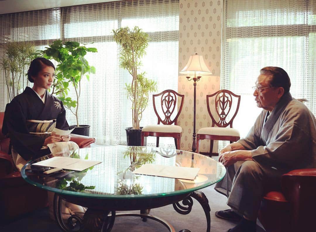 テレビ朝日「黒革の手帖」のインスタグラム：「. 『 #黒革の手帖 』放送まであと３０分‼️ . #忍び寄る罠 #危機 #アクシデント」