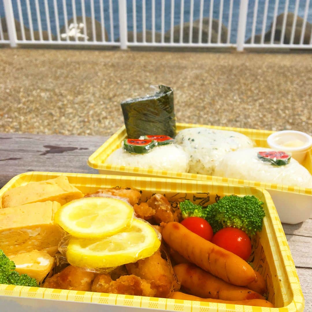 江口輝のインスタグラム：「嫁が作ってくれた弁当持って江ノ島行ってきたでー！最高やったわー！！ #江ノ島#海#弁当#loncafe#フレンチトースト」