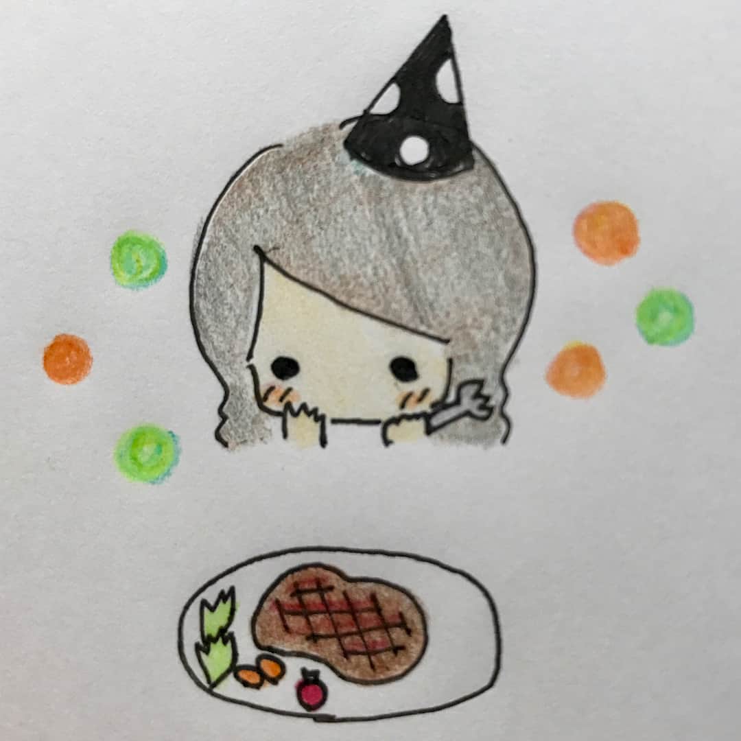 のインスタグラム：「24になりました〜〜。☺️ たくさんお祝いしてもらいまして、とってもハッピー💜 . 自分の絵描くのどうかと思ったけど結局描きました。 良質なタンパク質🍖(分け目逆だった…) . 最後の写真はケーキが崩落したのを 守りきれなかったの図です。(笑 . はやくライブに復帰したいなー🎹 と日々思っております。みんな応援しろね。 . あした21:00-はDrop'sのアイスクリームテレビ！ ぜってーみろね。👀 #Drop_s#石橋わか乃」