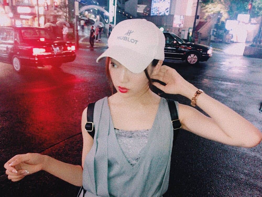 志田友美（ゆうみん）のインスタグラム：「. . 明日は久々のday off😎🙌✨ . . リフレッシュ🤤！！ . . #dayoff #refresh #happy #happygirl #happyday #me #earymorning #shibuya #neon #japanesegirl #ig_japan #instashot #instacode #instagood #instalikes」