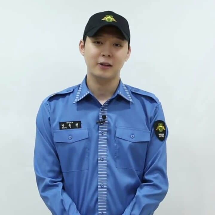 パク・ユチョン（ファンアカウント）のインスタグラム：「This means a lot Chunnie! Congratulations in completing your 2-year military service. A lot had happened during that period but from now on, let us start in creating new happy memories. Likewise, live happy and stay healthy always ❤ I missed you a lot!! 😘」