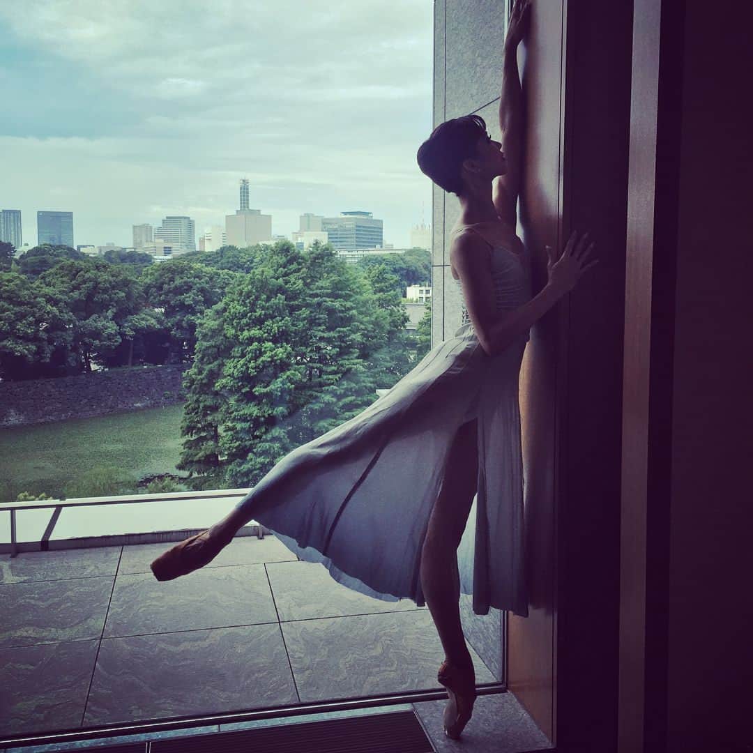 中村祥子さんのインスタグラム写真 - (中村祥子Instagram)「今日は、パレスホテル東京にて K-Ballet ファンクラブイベントでした✨✨ たくさんの方々にお越しいただき、本当に ありがとうございました🌹🌹 ホテルからの景色も素敵でした😊 #today #was #k-ballet #fanclub #event #中村祥子 #shokonakamura」8月25日 17時58分 - shoko_officialpage