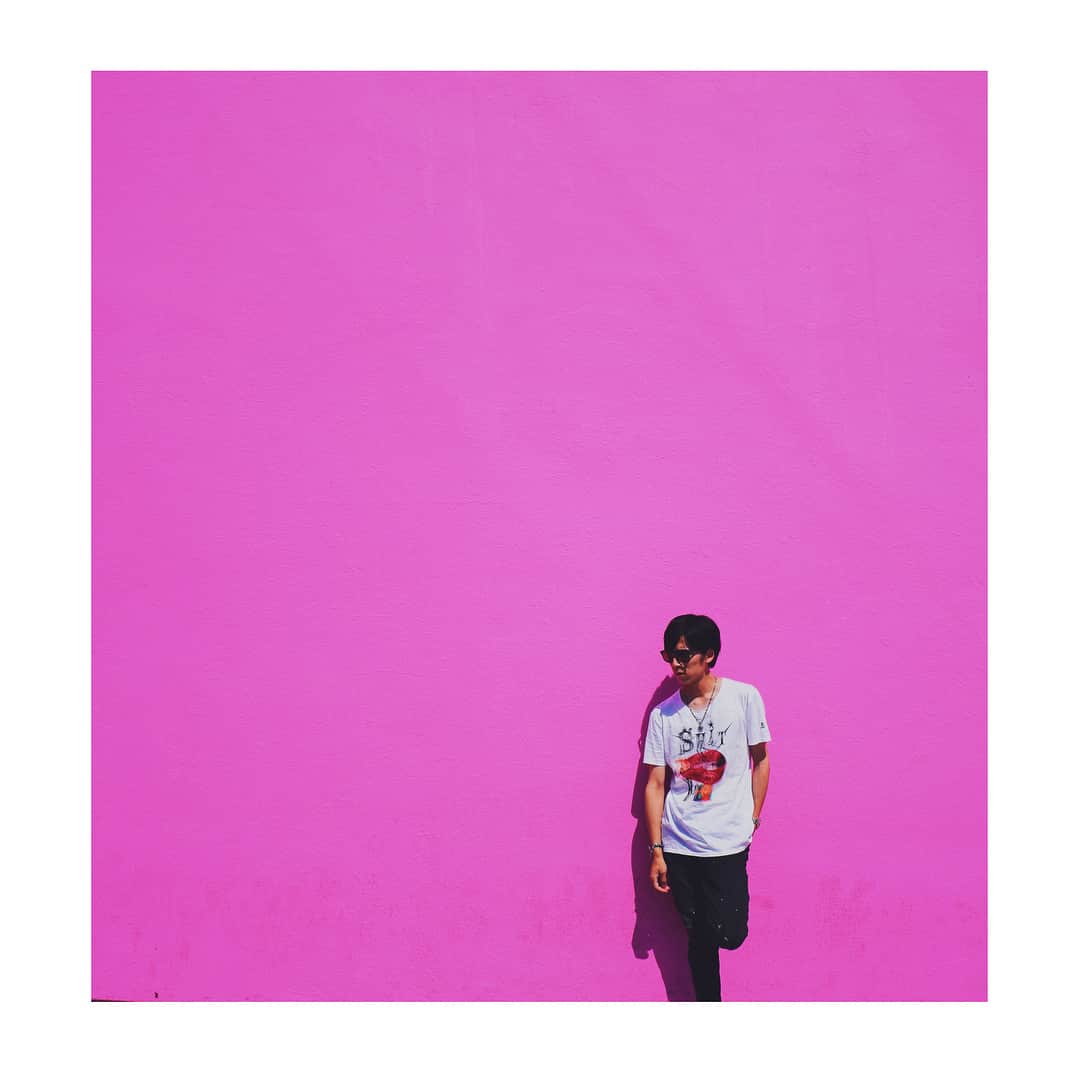有本祐のインスタグラム：「Pink wall at Melrose Avenue 💕 お気に入りの1枚📷 . #paulsmith #paulsmithpinkwall  #pinkwall #melrose #art #pink #wallart #LAdays #losangeles  #america #ootd #l4l #lfl #likes  #followme」