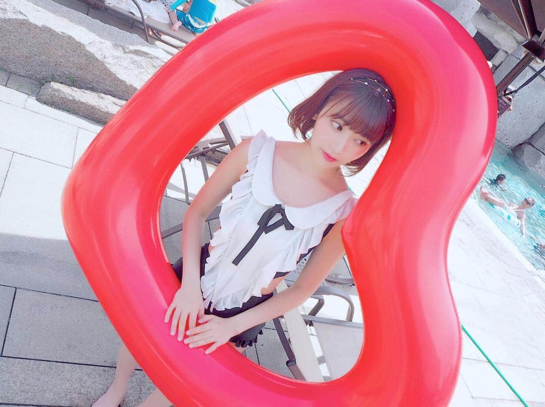 宮脇咲良さんのインスタグラム写真 - (宮脇咲良Instagram)「#my #float #heart #❤️ （リボン結び適当すぎ🎀🙈）」8月25日 23時37分 - 39saku_chan